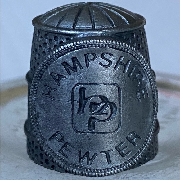 Vintage Pewter Thimble From The Hampshire Pewter Company, Collectible - Picture 1 of 8